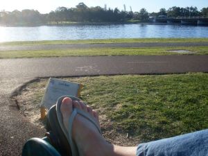 bicicletta lungo il fiume